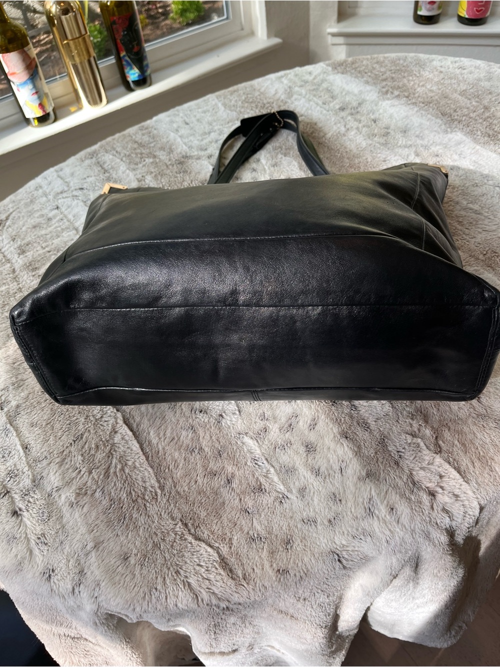 Authentic Coach Black Leather Tote Bag with Shoulder Straps - Picture 5 of 13